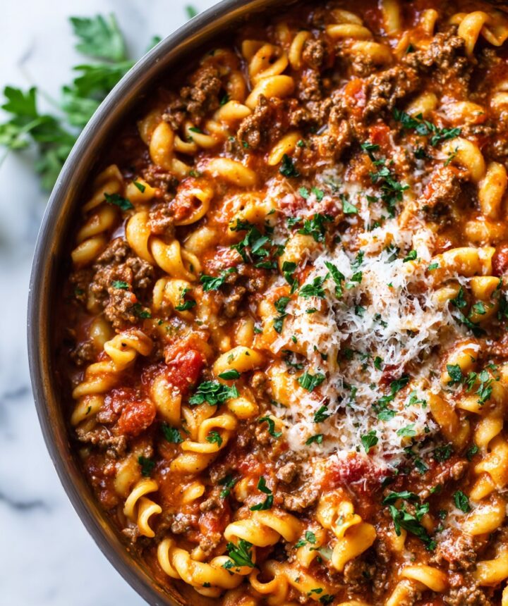 One Pot Creamy Beef Pasta: Easy Recipe